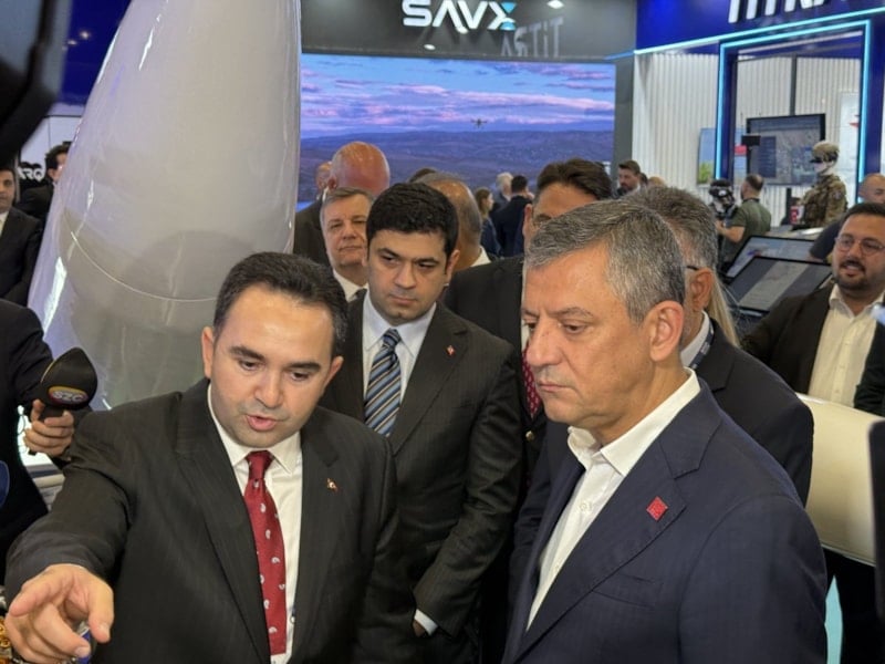 Özgür Özel SAHA 2026’yı Gezdi, Yıldırımhan İlgi Odağı Oldu
